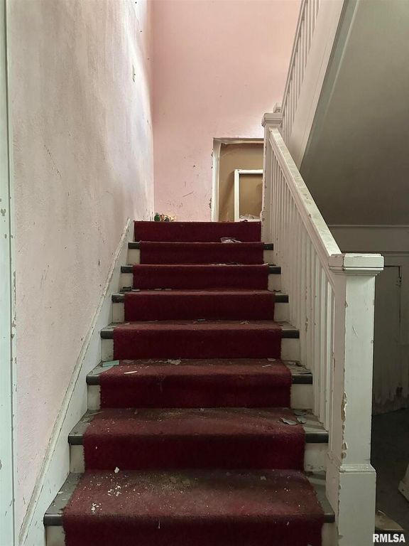 Image 27 of property listing at 421 E BROADWAY, Centralia, IL 62801