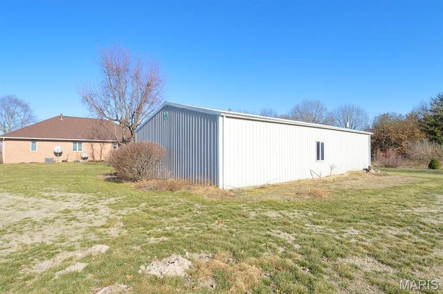 13790 State Route 143, Pocahontas, IL 62275