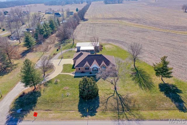 13790 State Route 143, Pocahontas, IL 62275