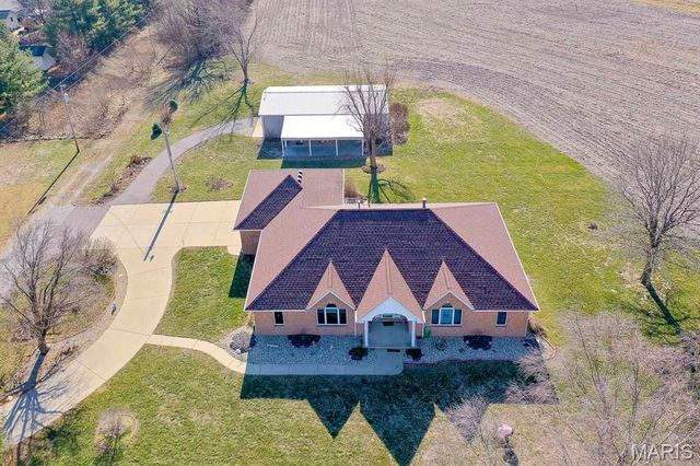 13790 State Route 143, Pocahontas, IL 62275