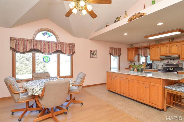 13790 State Route 143, Pocahontas, IL 62275