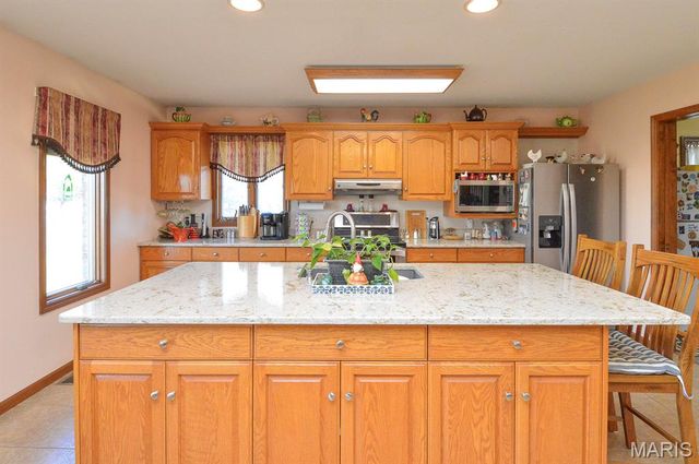 13790 State Route 143, Pocahontas, IL 62275