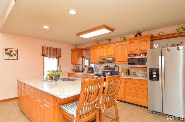 13790 State Route 143, Pocahontas, IL 62275