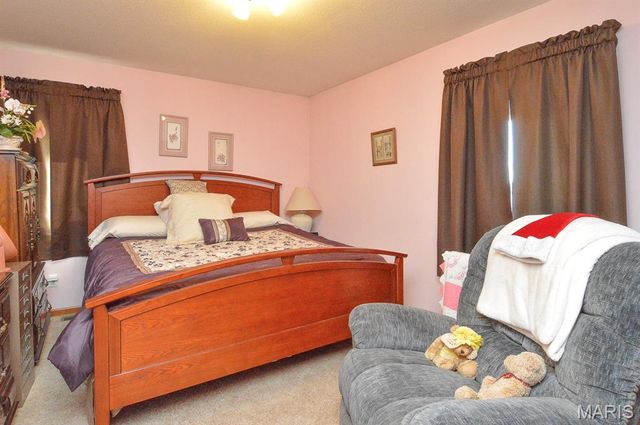 13790 State Route 143, Pocahontas, IL 62275