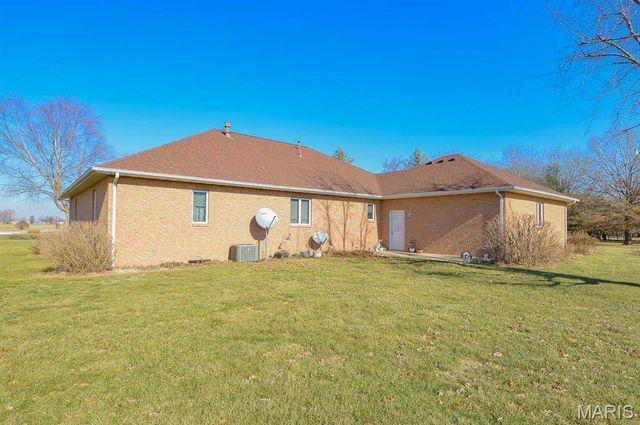 13790 State Route 143, Pocahontas, IL 62275