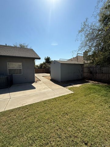 3062 Clubhouse Court, Hanford, CA 93230