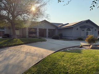 3062 Clubhouse Court, Hanford, CA 93230