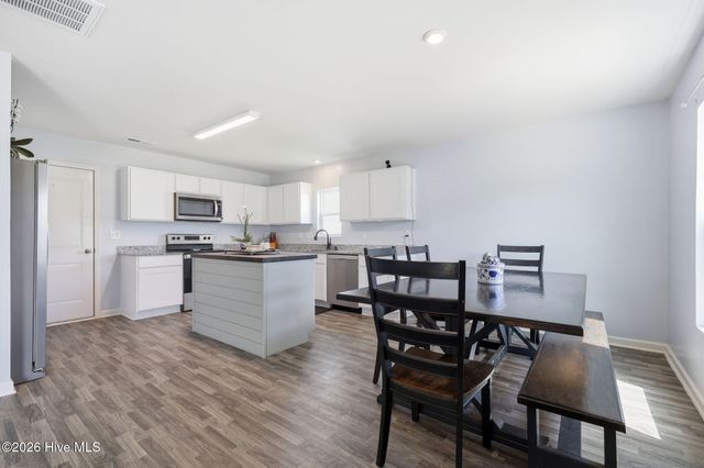 881 Ashbury Lane, Ayden, NC 28513