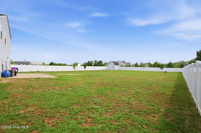 881 Ashbury Lane, Ayden, NC 28513