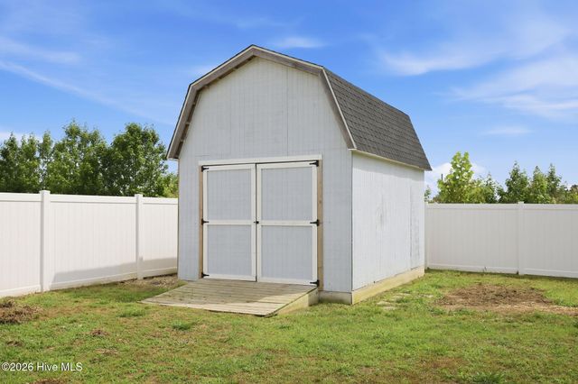 881 Ashbury Lane, Ayden, NC 28513