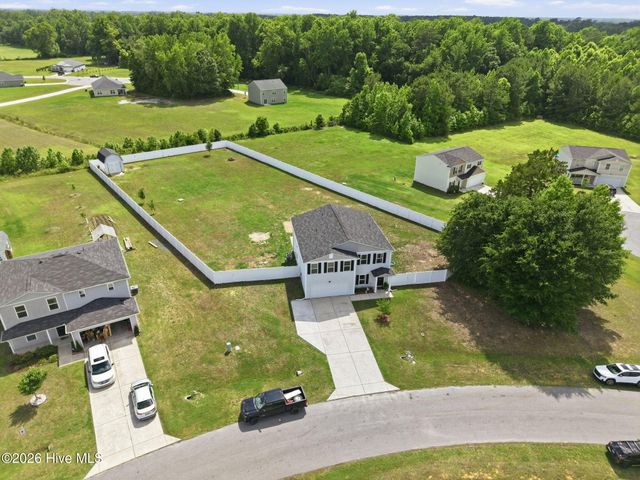 881 Ashbury Lane, Ayden, NC 28513