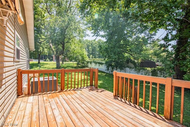 318 Greenwood Drive, Williamstown, WV 26187