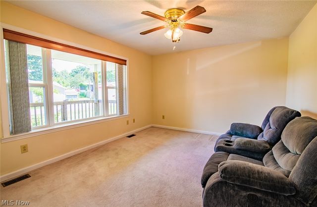 318 Greenwood Drive, Williamstown, WV 26187