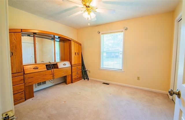 318 Greenwood Drive, Williamstown, WV 26187