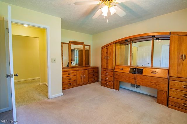 318 Greenwood Drive, Williamstown, WV 26187