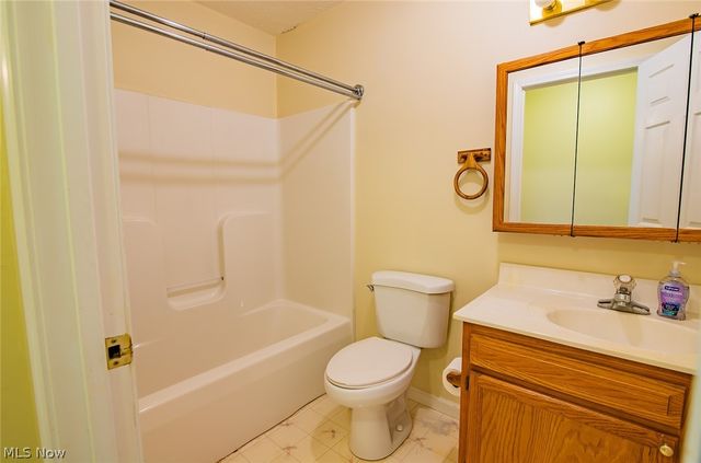 318 Greenwood Drive, Williamstown, WV 26187