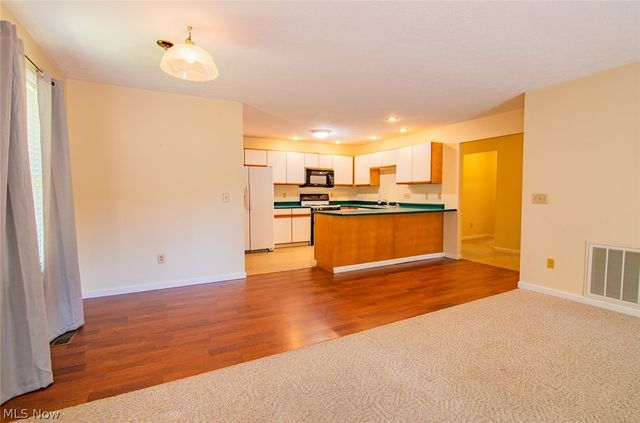 318 Greenwood Drive, Williamstown, WV 26187