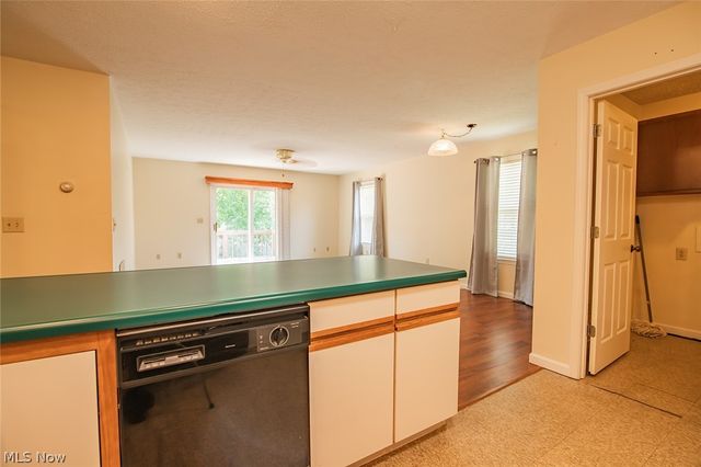 318 Greenwood Drive, Williamstown, WV 26187