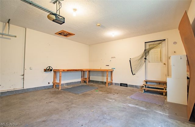 318 Greenwood Drive, Williamstown, WV 26187