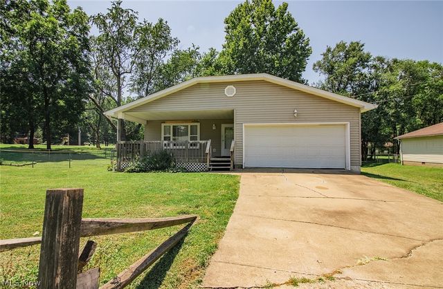 318 Greenwood Drive, Williamstown, WV 26187