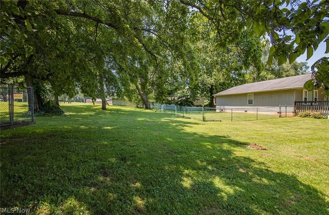 318 Greenwood Drive, Williamstown, WV 26187