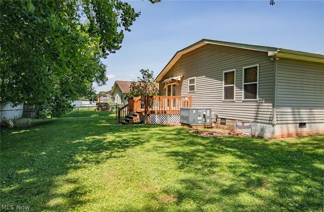 318 Greenwood Drive, Williamstown, WV 26187