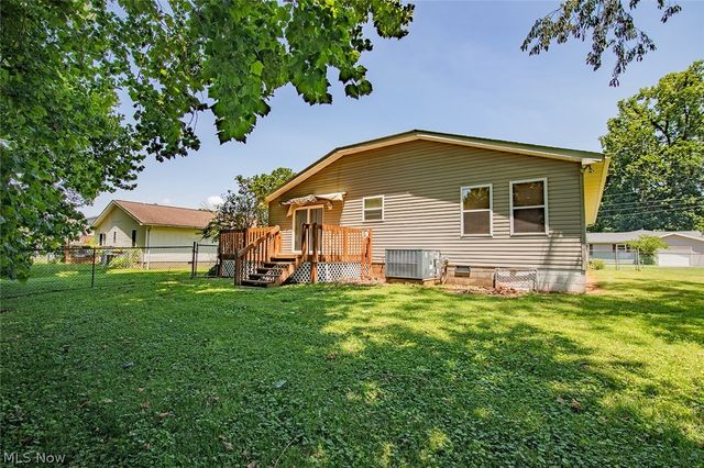 318 Greenwood Drive, Williamstown, WV 26187