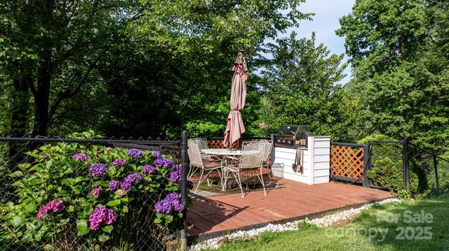 61 Honeycutt Lane, Nebo, NC 28761