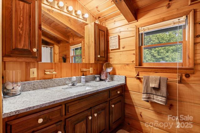 61 Honeycutt Lane, Nebo, NC 28761