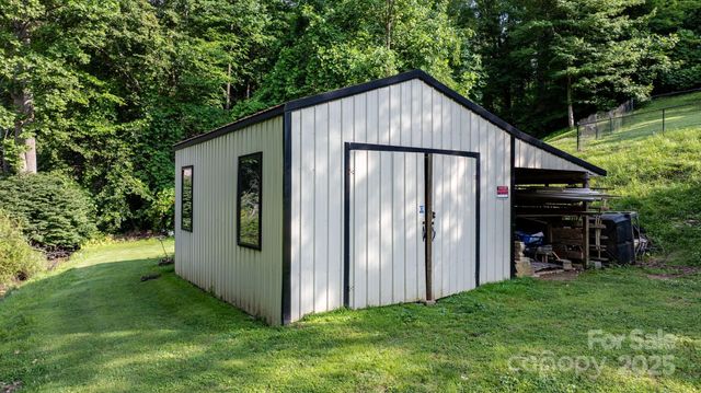 61 Honeycutt Lane, Nebo, NC 28761