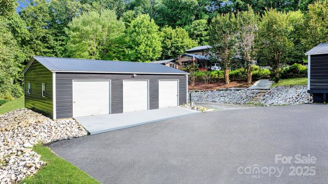 61 Honeycutt Lane, Nebo, NC 28761