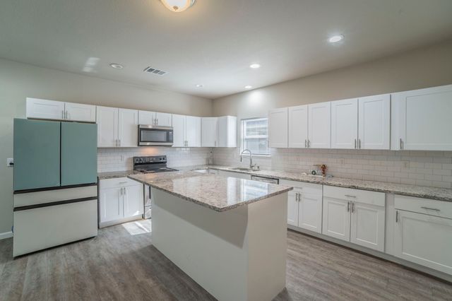 2407 Lee Avenue, Fort Worth, TX 76164