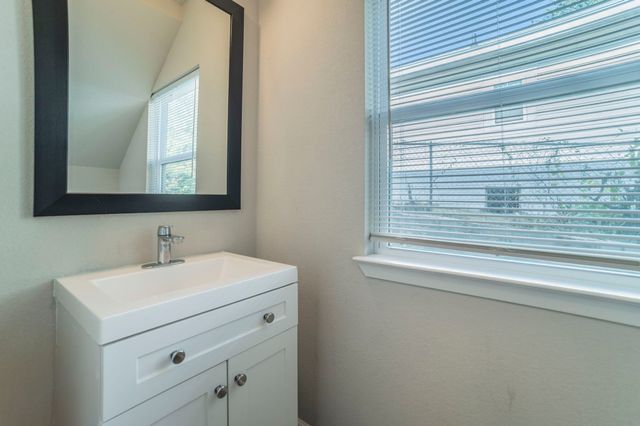 2407 Lee Avenue, Fort Worth, TX 76164