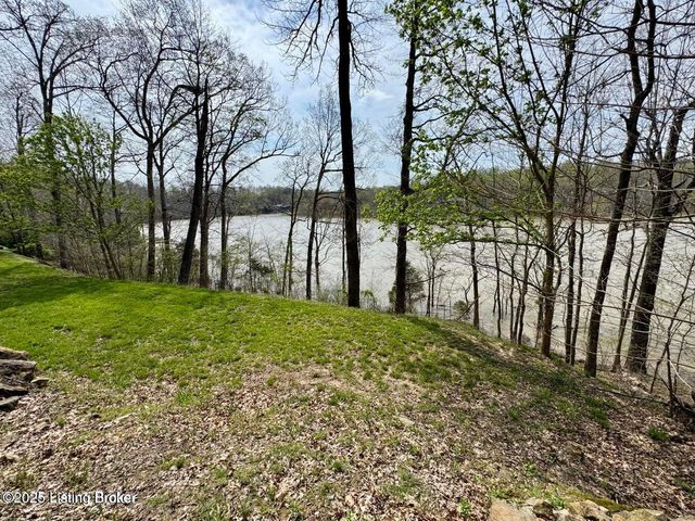 525 N Riverbend Rd, Leitchfield, KY 42754