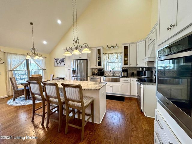 525 N Riverbend Rd, Leitchfield, KY 42754