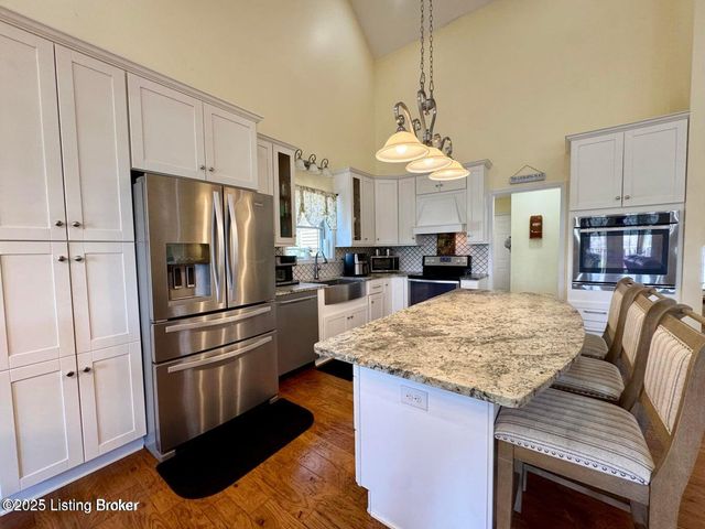 525 N Riverbend Rd, Leitchfield, KY 42754