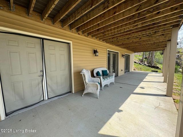 525 N Riverbend Rd, Leitchfield, KY 42754