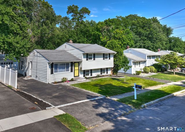 98 Youngstown Road, Fairfield, CT 06824
