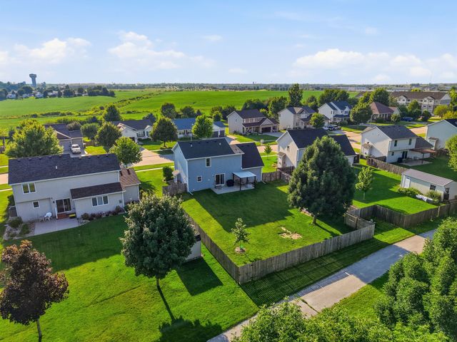 5921 NW 106th Street, Johnston, IA 50131