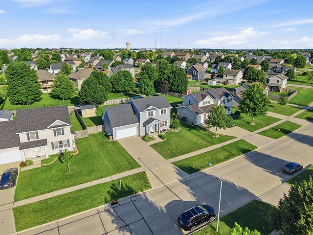 5921 NW 106th Street, Johnston, IA 50131