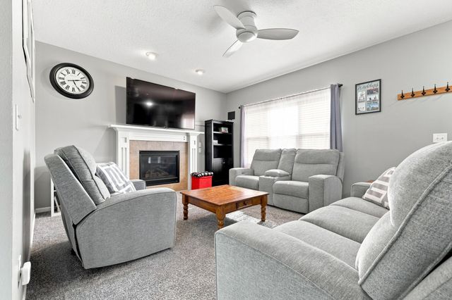 5921 NW 106th Street, Johnston, IA 50131