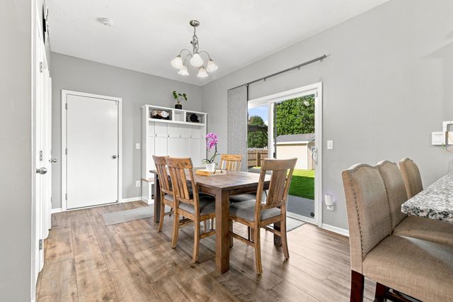 5921 NW 106th Street, Johnston, IA 50131