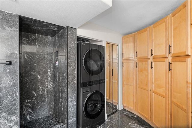 700 E 8th Street PH6, Kansas City, MO 64106