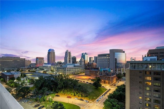 700 E 8th Street PH6, Kansas City, MO 64106
