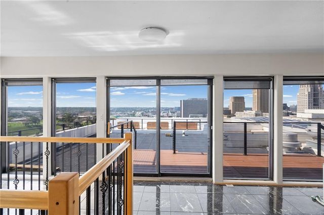 700 E 8th Street PH6, Kansas City, MO 64106