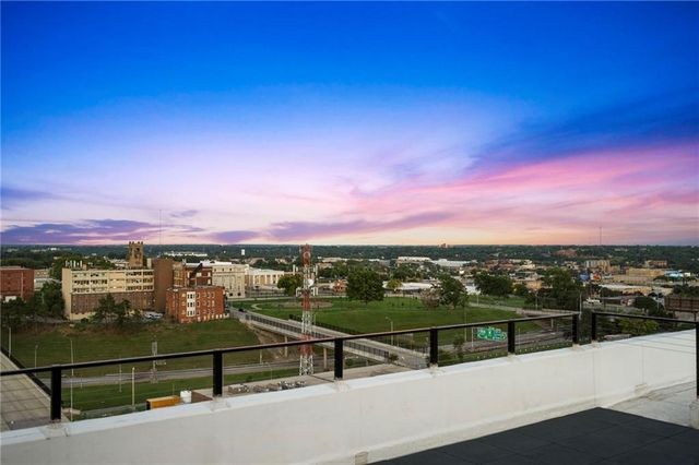 700 E 8th Street PH6, Kansas City, MO 64106