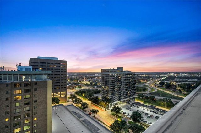 700 E 8th Street PH6, Kansas City, MO 64106