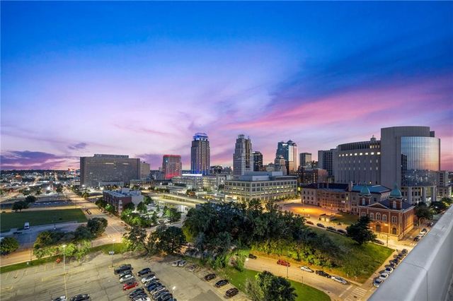 700 E 8th Street PH6, Kansas City, MO 64106