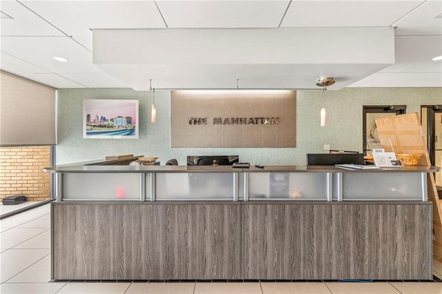 700 E 8th Street PH6, Kansas City, MO 64106
