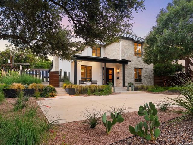446 CANTERBURY HILL ST, Terrell Hills, TX 78209